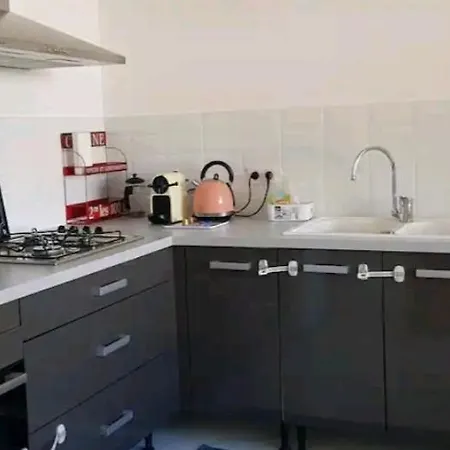 Du Moulin, Au Bord De L'eau *