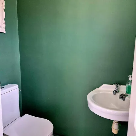 Du Moulin, Au Bord De L'eau *