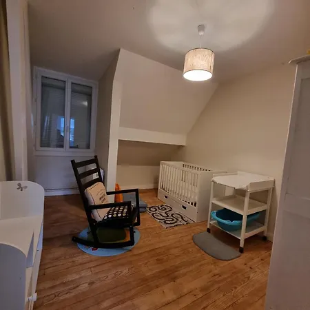 Du Moulin, Au Bord De L'eau *